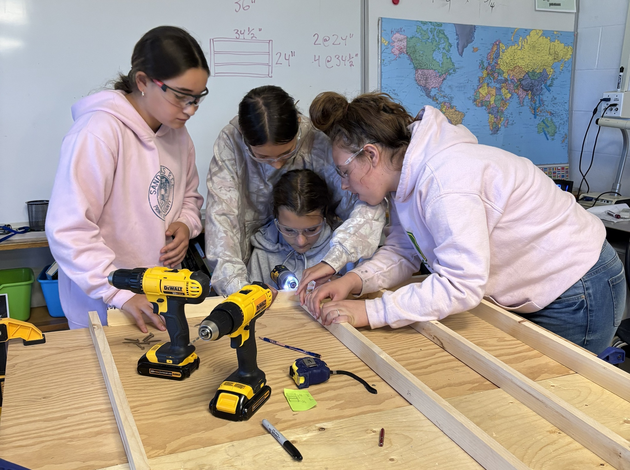 Four Elginburg Students Participate in Carpentry Project